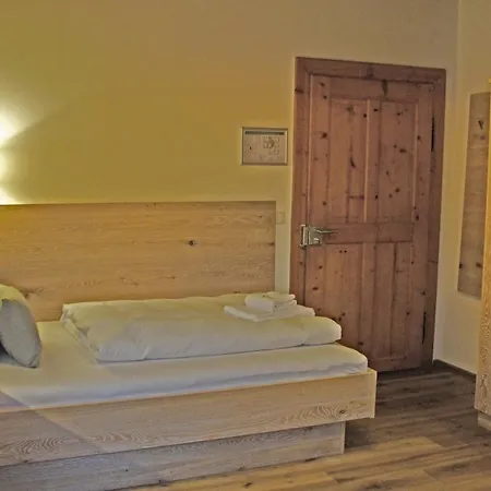 Mammhofer & Breakfast Oda ve Kahvaltı 3*